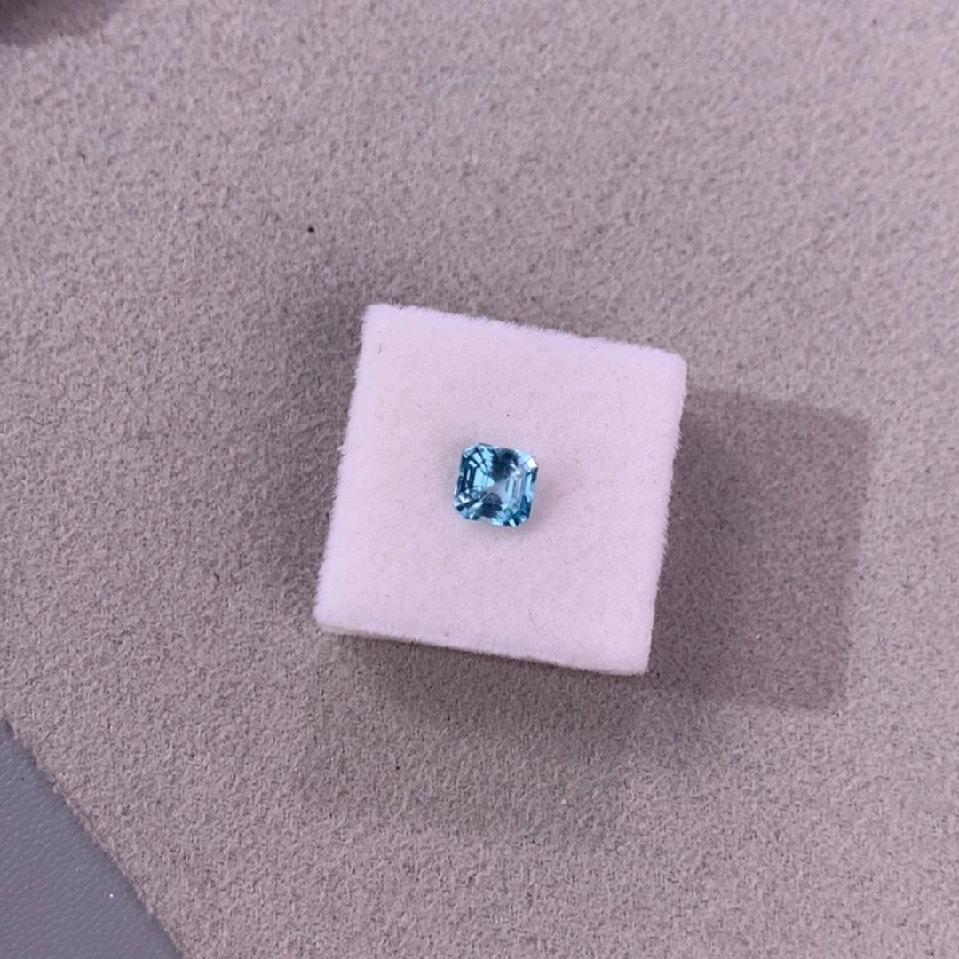 【闪购商品】锆石裸石未镶嵌1.365克拉方5.5