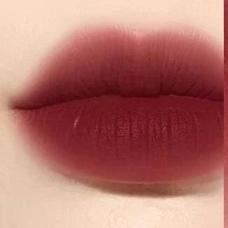 纪 简装的丝绒唇膏#N38