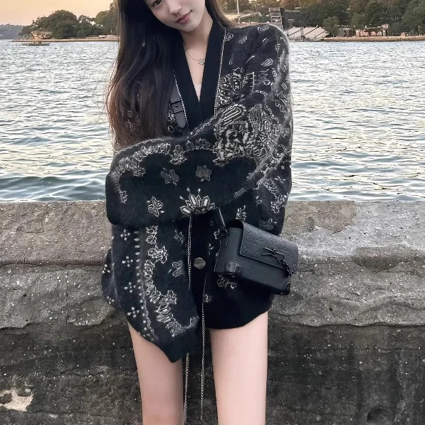 重工V领提花慵懒风软糯毛衣女秋冬宽松针织开衫高级设计感外套潮