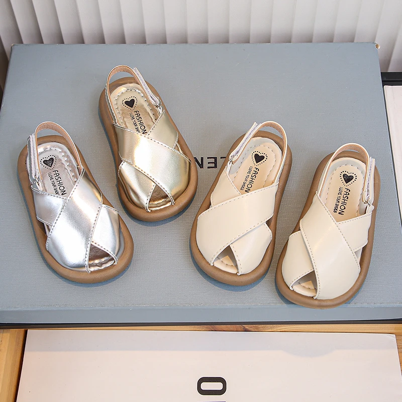 女孩童鞋2024夏季新款儿童包头大童休闲平底凉鞋女宝宝包头软皮鞋