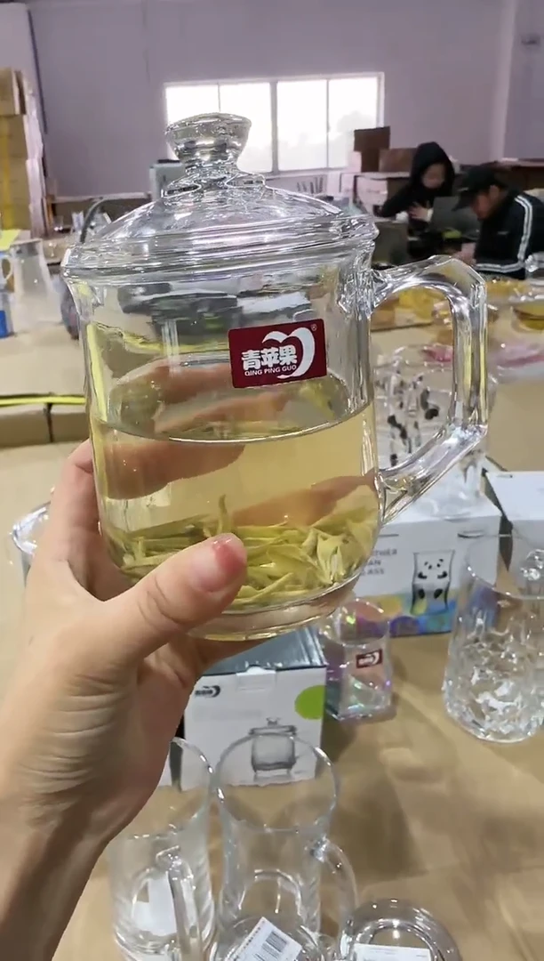 【闪购商品】玻璃带盖杯1只