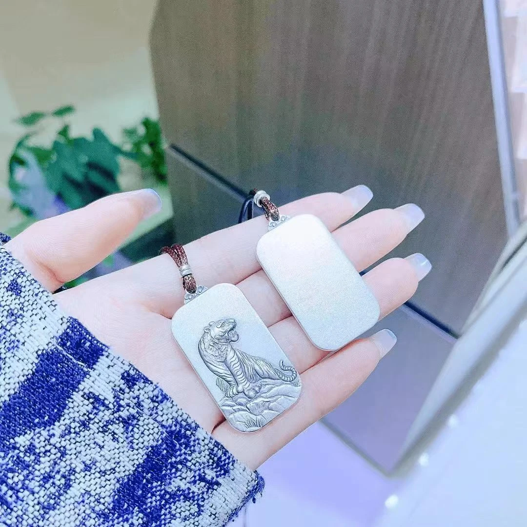 吊坠足银 【艺银阁】足银999个性手工雕刻虎符吊牌实心纯银挂坠