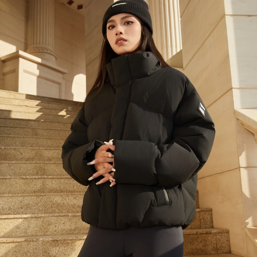 斯凯奇雅钻女款时尚休闲加厚保暖连帽短款羽绒外套L424W221