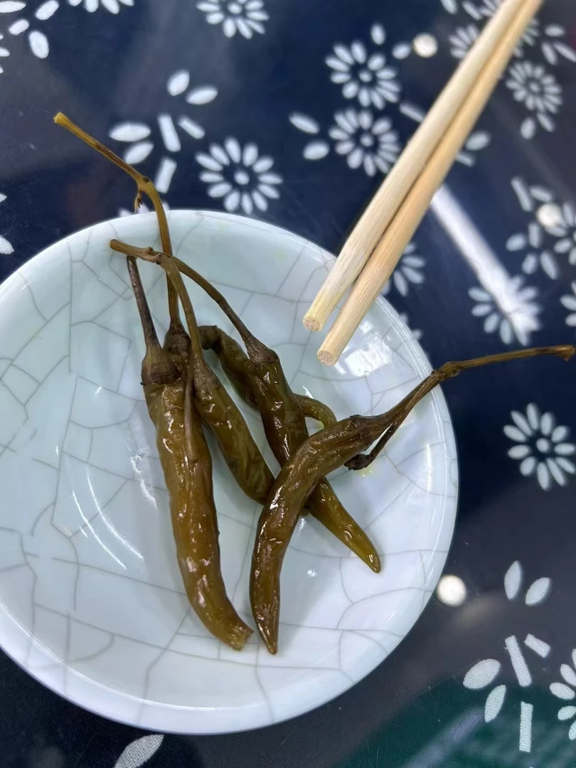 逆境优存酱辣椒泡椒腌辣椒酱瓶装酱油辣椒下饭菜特辣咸香辣脆