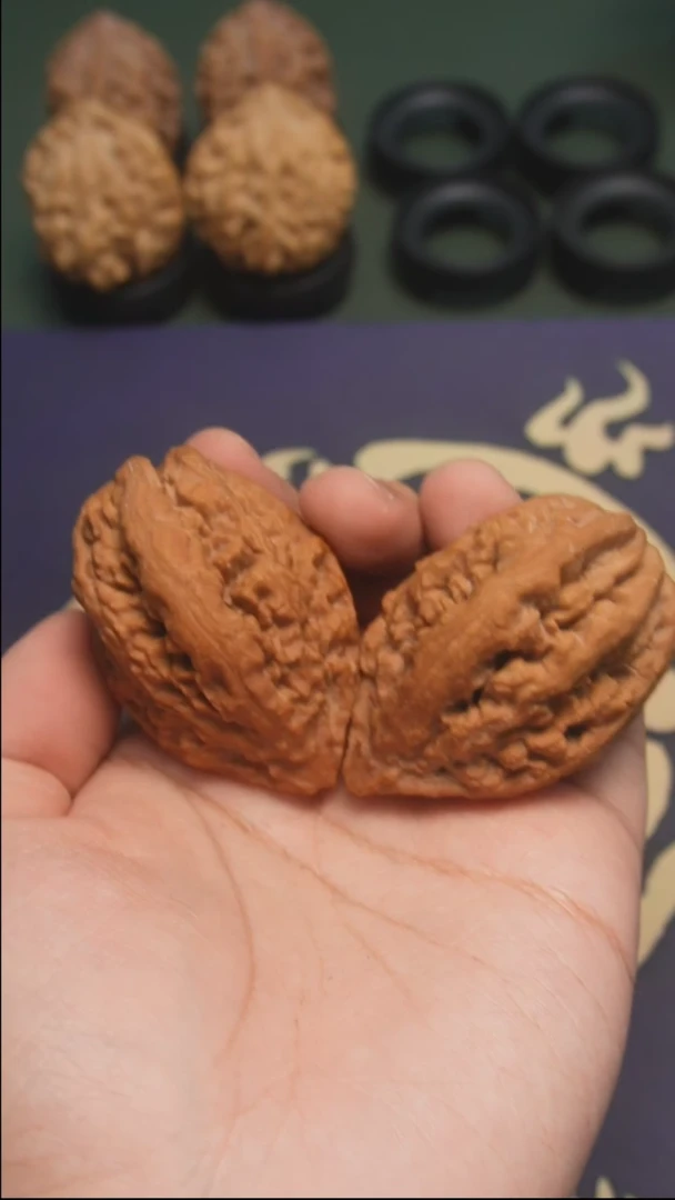 【闪购商品】文玩核桃吊坠88号