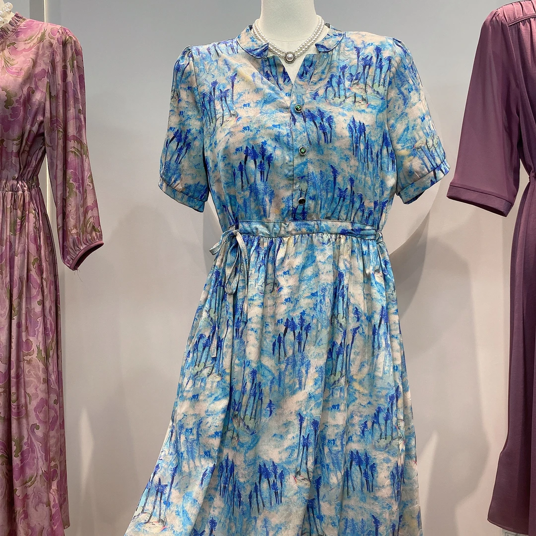 4562 蓝色碎花气质V领收腰显瘦女人味连衣裙蓝色