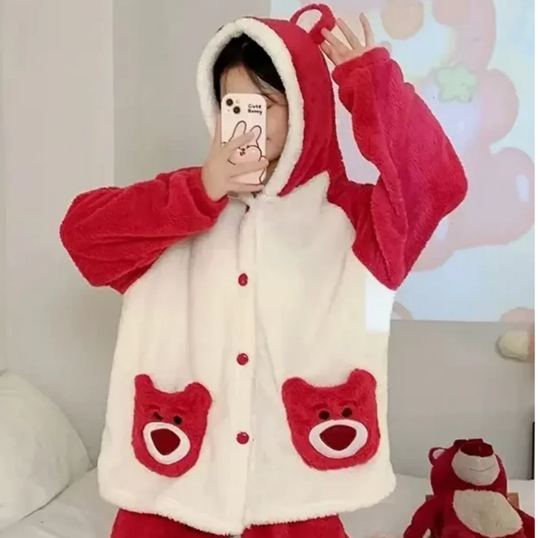 微瑕草莓熊连帽睡衣女秋冬新款珊瑚绒加厚加绒小个子可外穿家居服