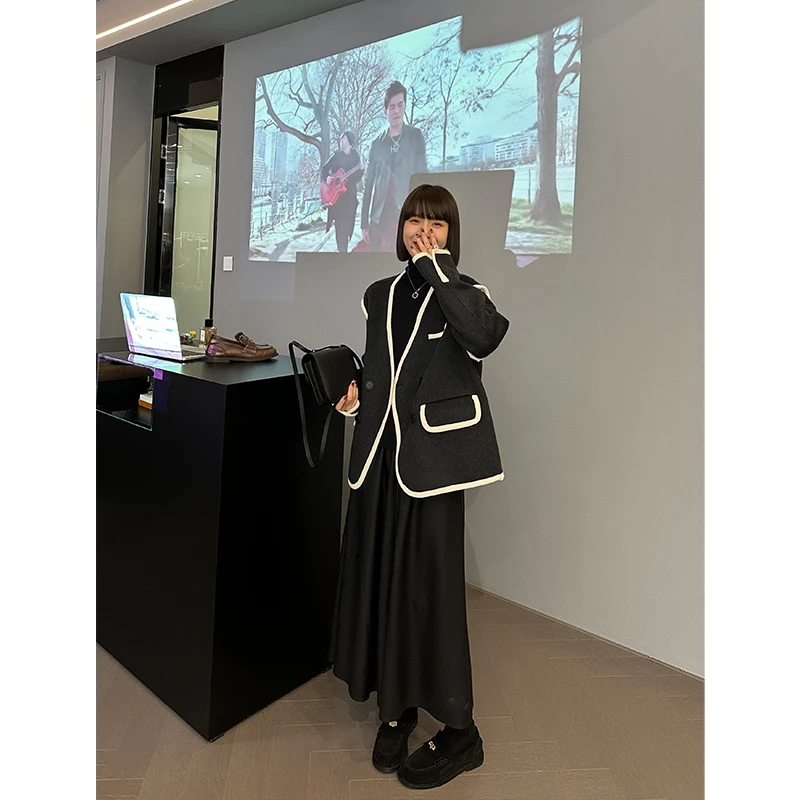 YIYISTUDIO 2023秋季新品高级气质设计款线迹韩版外套 YYW0913