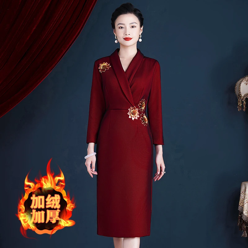 921高端喜婆婆婚宴旗袍秋冬新款2025刺绣妈妈婚礼敬酒礼服连衣裙