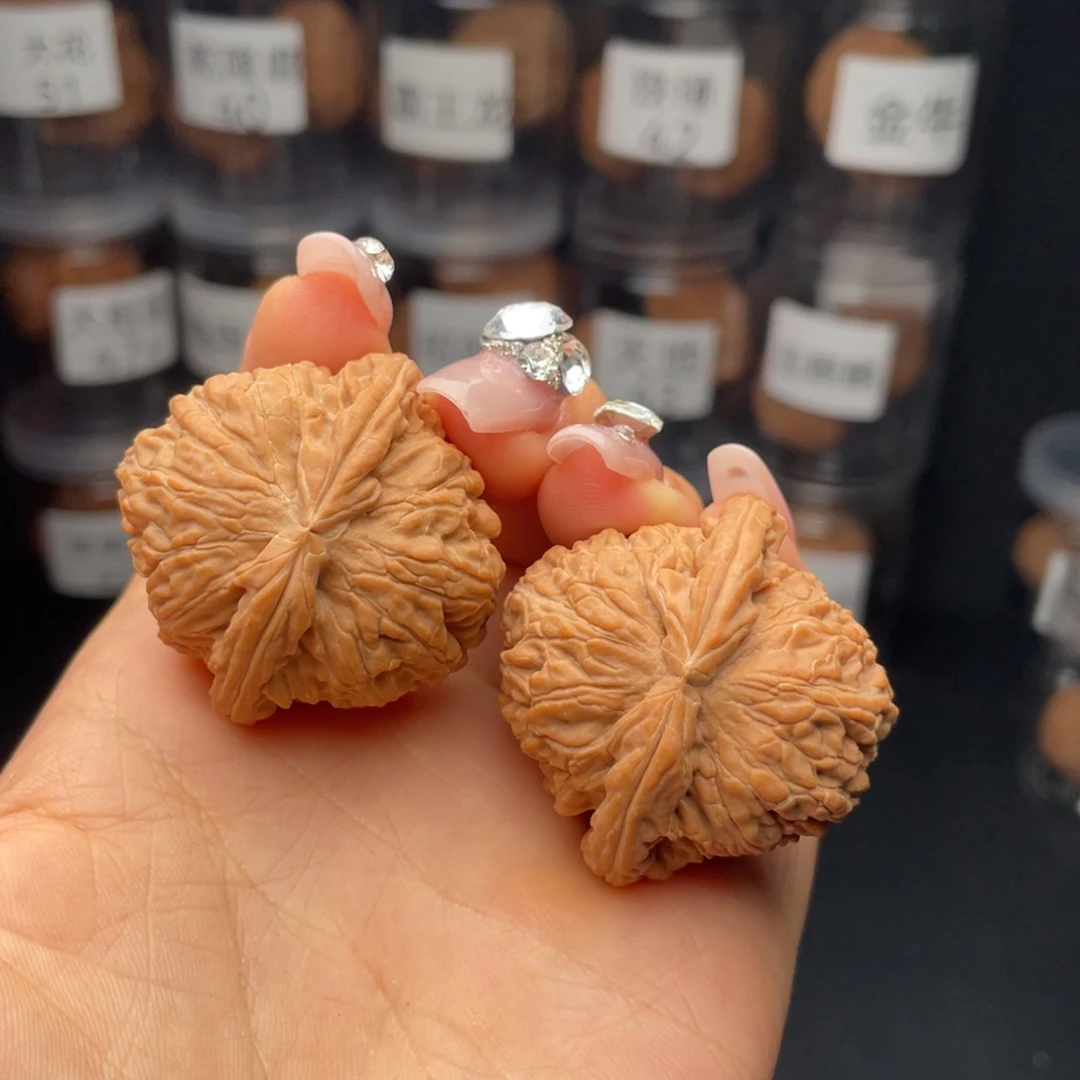 文玩核桃吊坠海****?白狮子全品