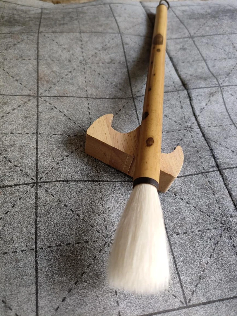 [细嫩光峰老羊毫]出峰4.5 口径1.0出作品隶书，篆书行书，楷书