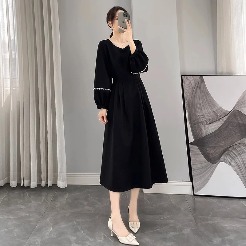 大码黑色连衣裙女秋季2024新款法式收腰显瘦A字裙气质中长款裙子