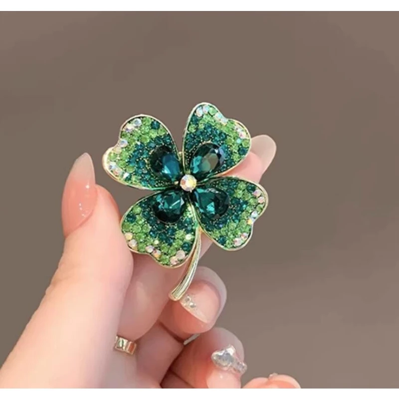 合金仿水晶胸针 四叶草胸针女高档胸花西装别针小众ins高级感胸针