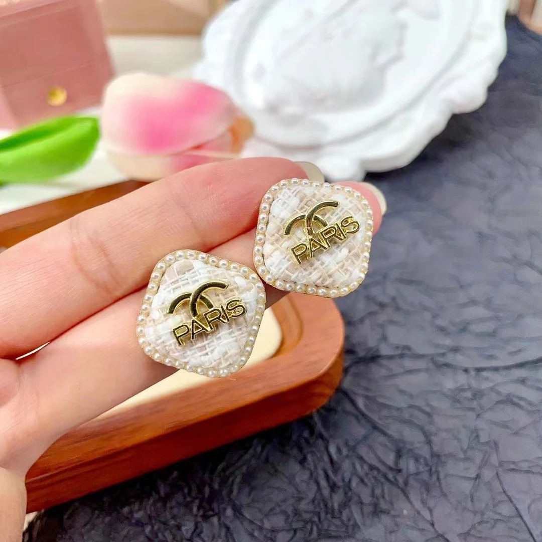 铜合金耳饰 秋冬洋气小香风设计感气质时尚百搭耳饰耳环S59