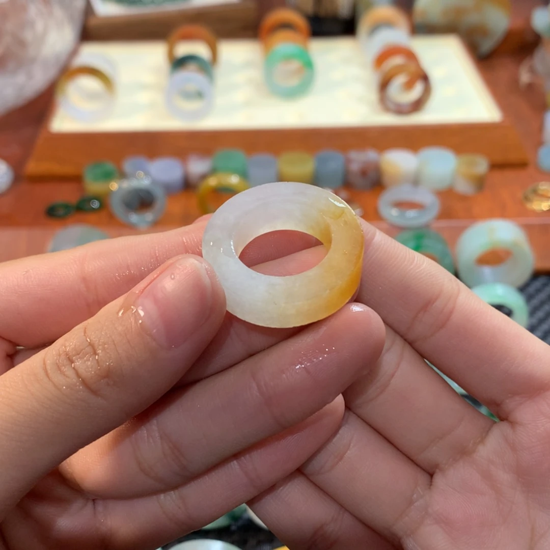 【闪购商品】定制翡翠未镶嵌s****?