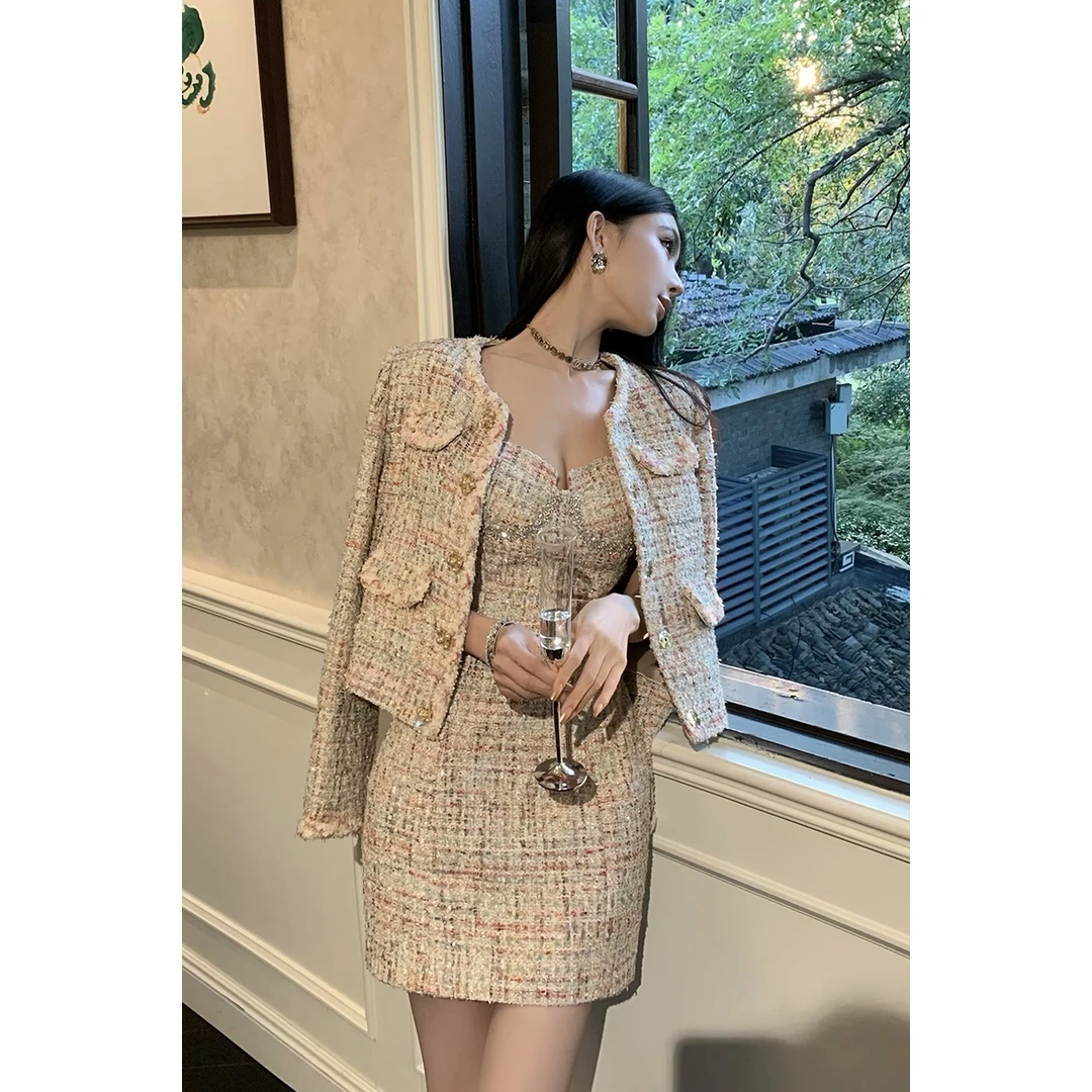 FBB limit冬季新款气质两件套女小香编织外套/钻条连衣裙D244064X