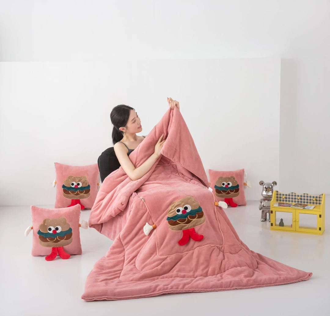 【新款牛奶绒Happy Toast】多功能抱枕被汽车载办公室午睡靠枕折叠