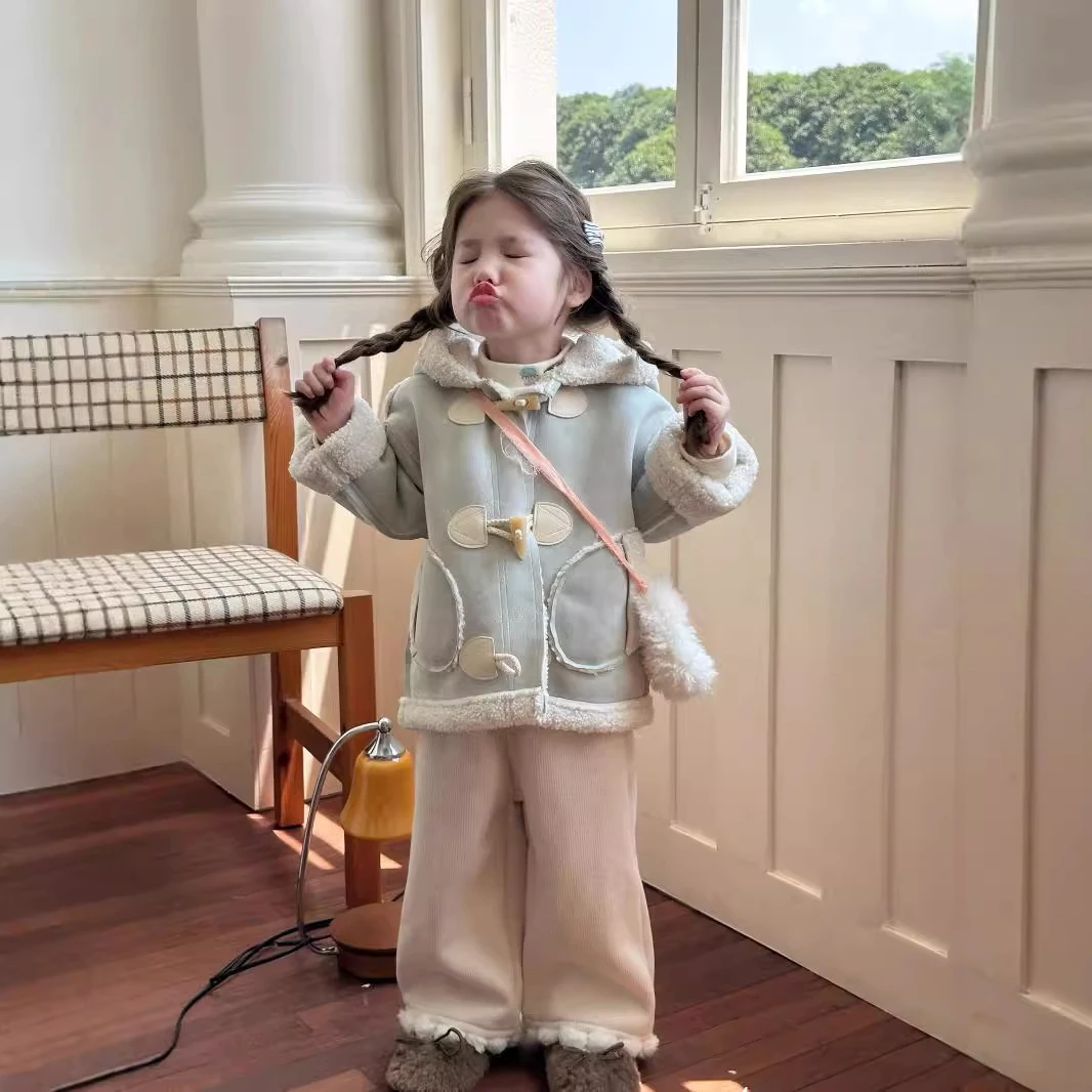 儿童加绒外套2024秋冬新款女童童装加绒牛角扣连帽外套加绒裤子