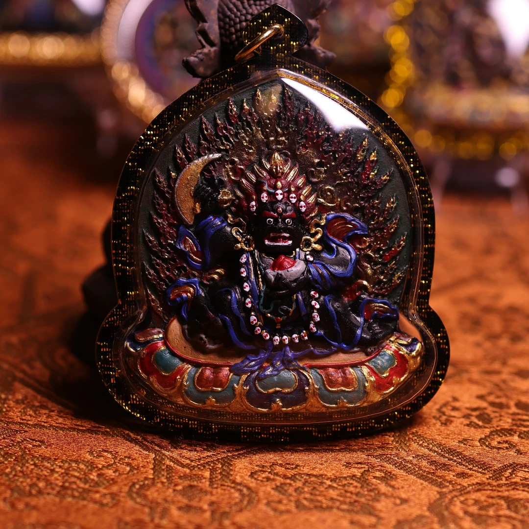 非金属树脂吊坠 尖叫版8厘米黑袍金刚彩绘药泥擦擦吊坠摆件