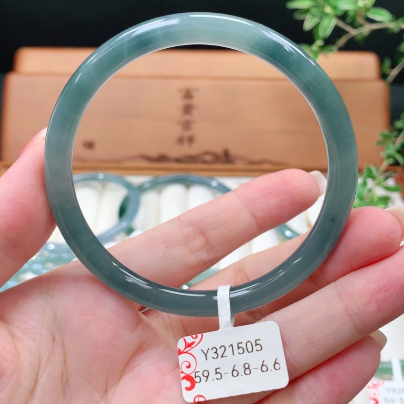 【闪购商品】翡翠手镯未镶嵌天然