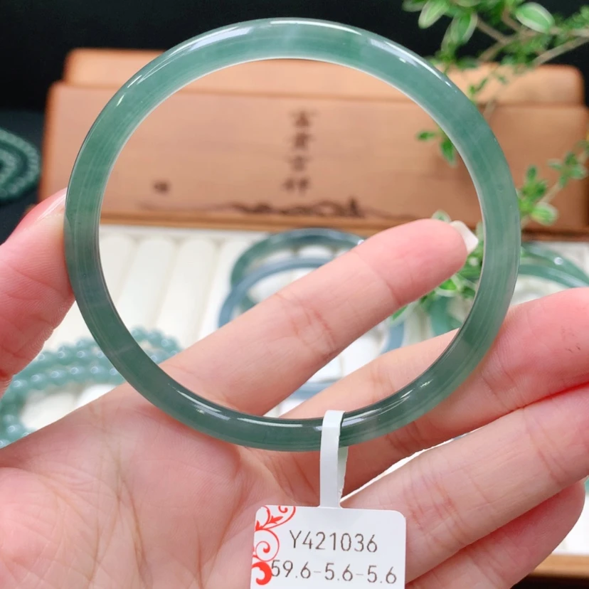【闪购商品】翡翠手镯未镶嵌天然