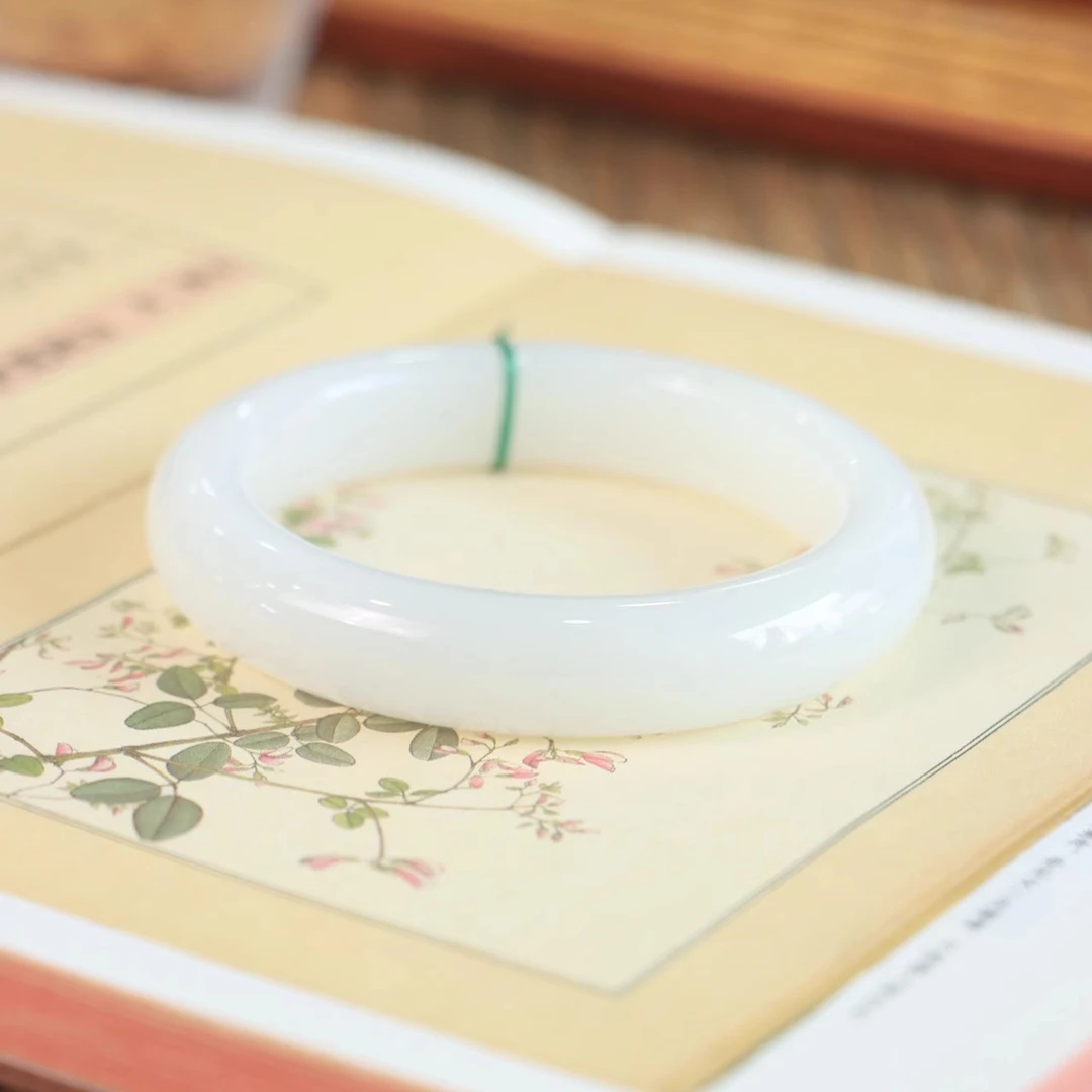 新疆和田玉白玉手镯（多样性发货）