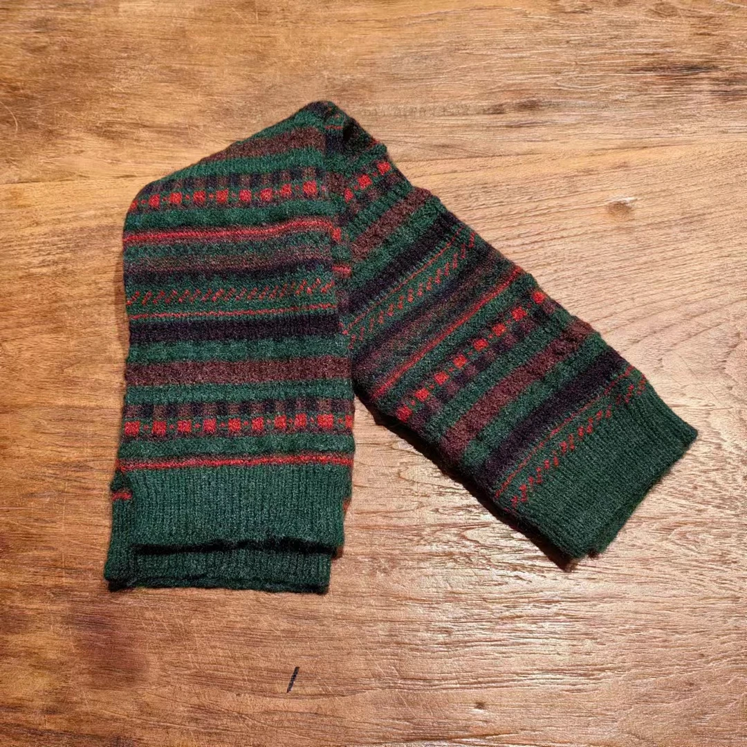 布衣分享WT1021制宽松时尚文艺复古横条纹羊羊袜套针织短款