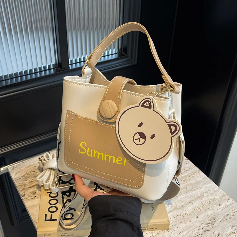 小众小包包女2024春季新款洋气百搭斜挎包网红时尚ins手提单肩包