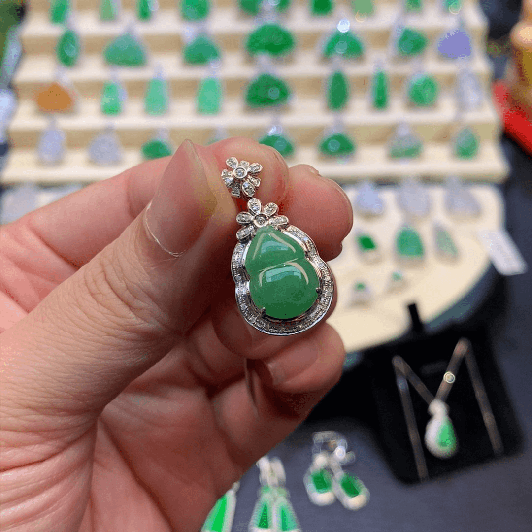 翡翠吊坠(不含链)18K金镶嵌