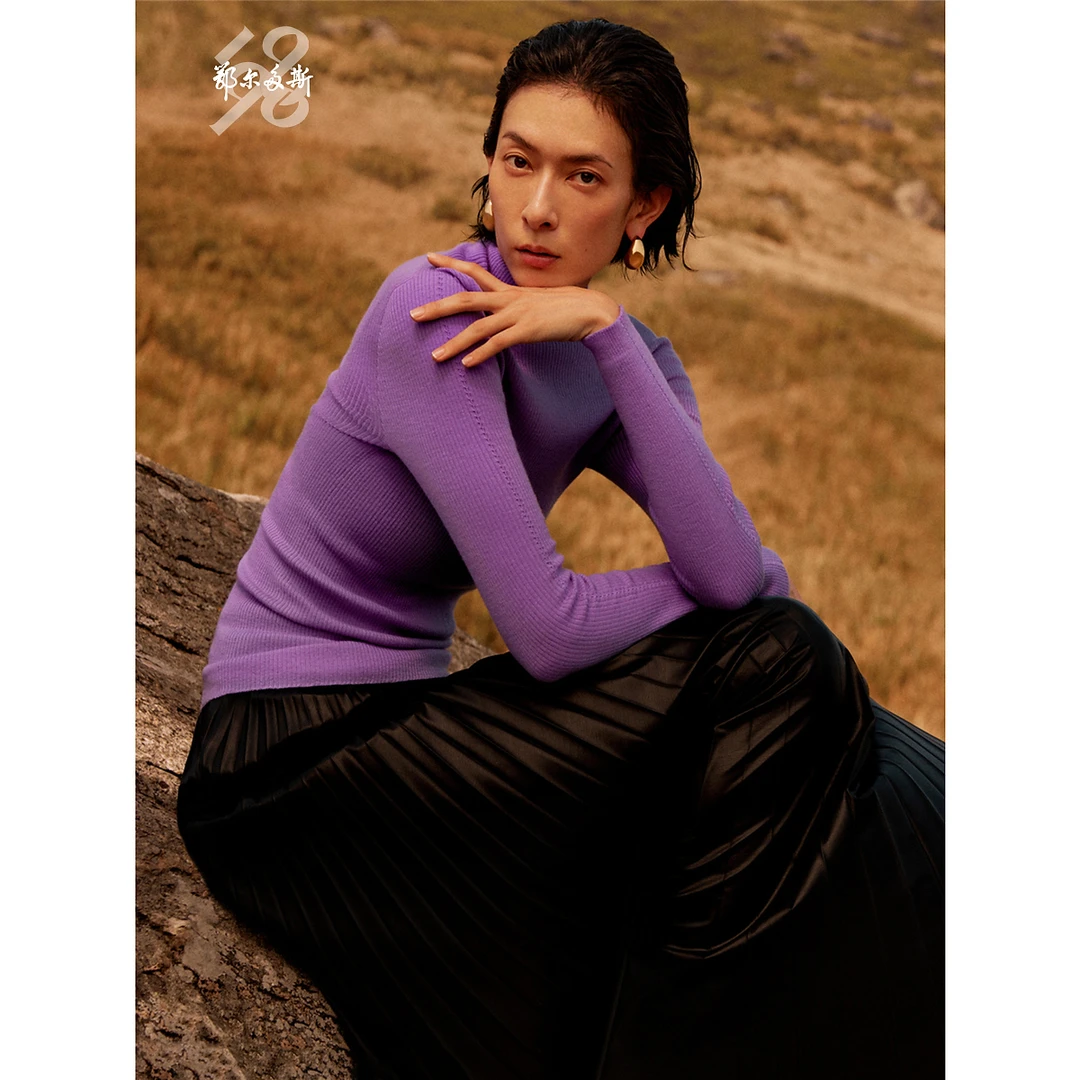 鄂尔多斯1980秋冬女士 薄款精纺混纺高领抽条套衫 修身时尚