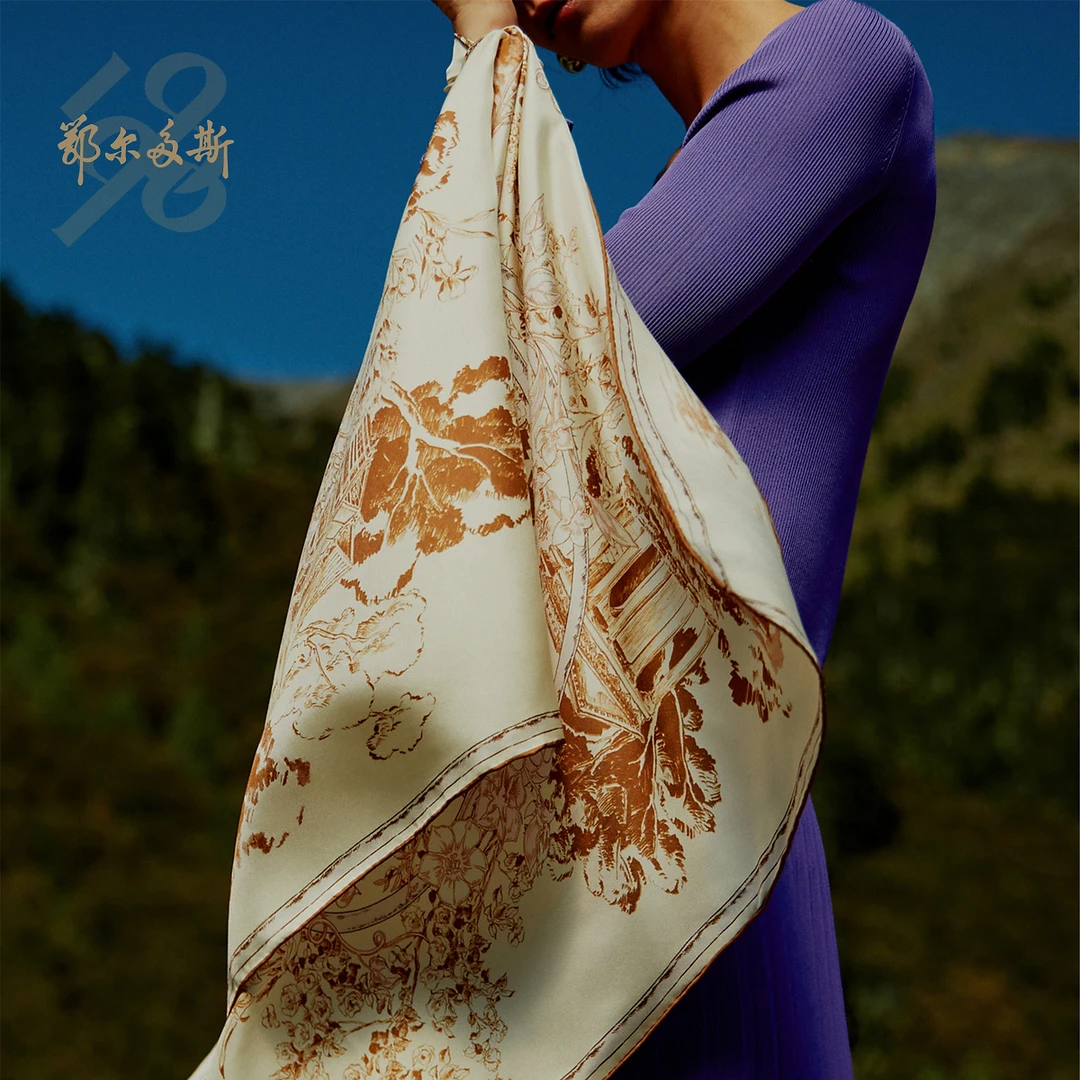 鄂尔多斯1980 新品夏季桑蚕丝缠枝花卉logo风景约伊丝巾女方巾
