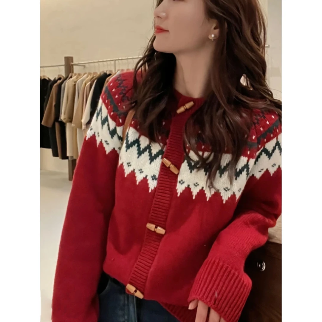 【费尔岛牛角扣红色针织开衫】时尚百搭全羊毛复古提花加厚针织衫女