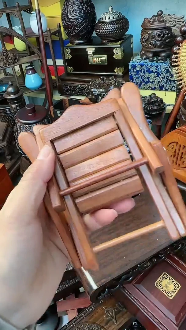 【闪购商品】红贵宝木雕手机架