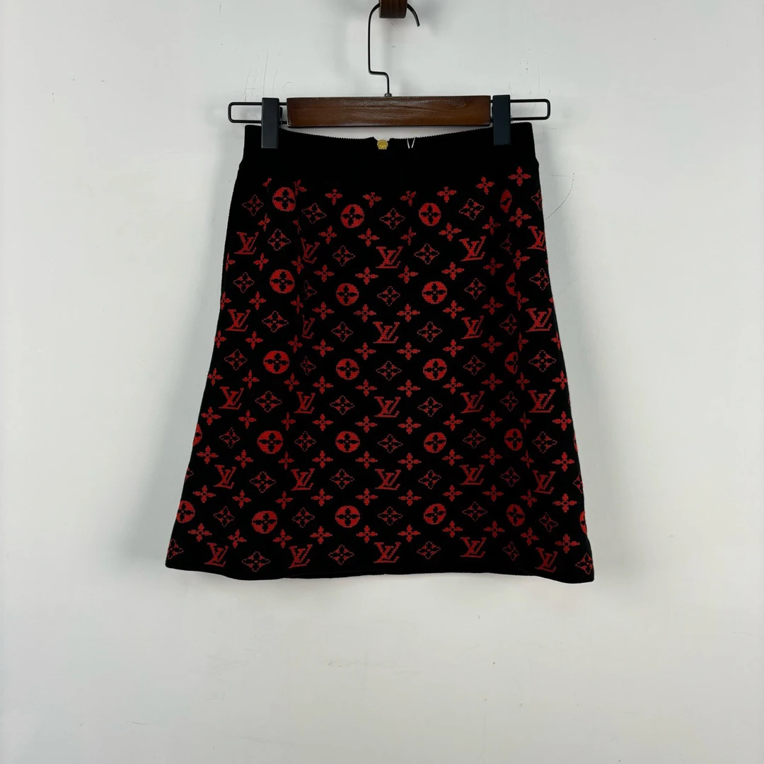 99新 LouisVuitton/路易威登 黑红老花短裙/XS码/CL01879