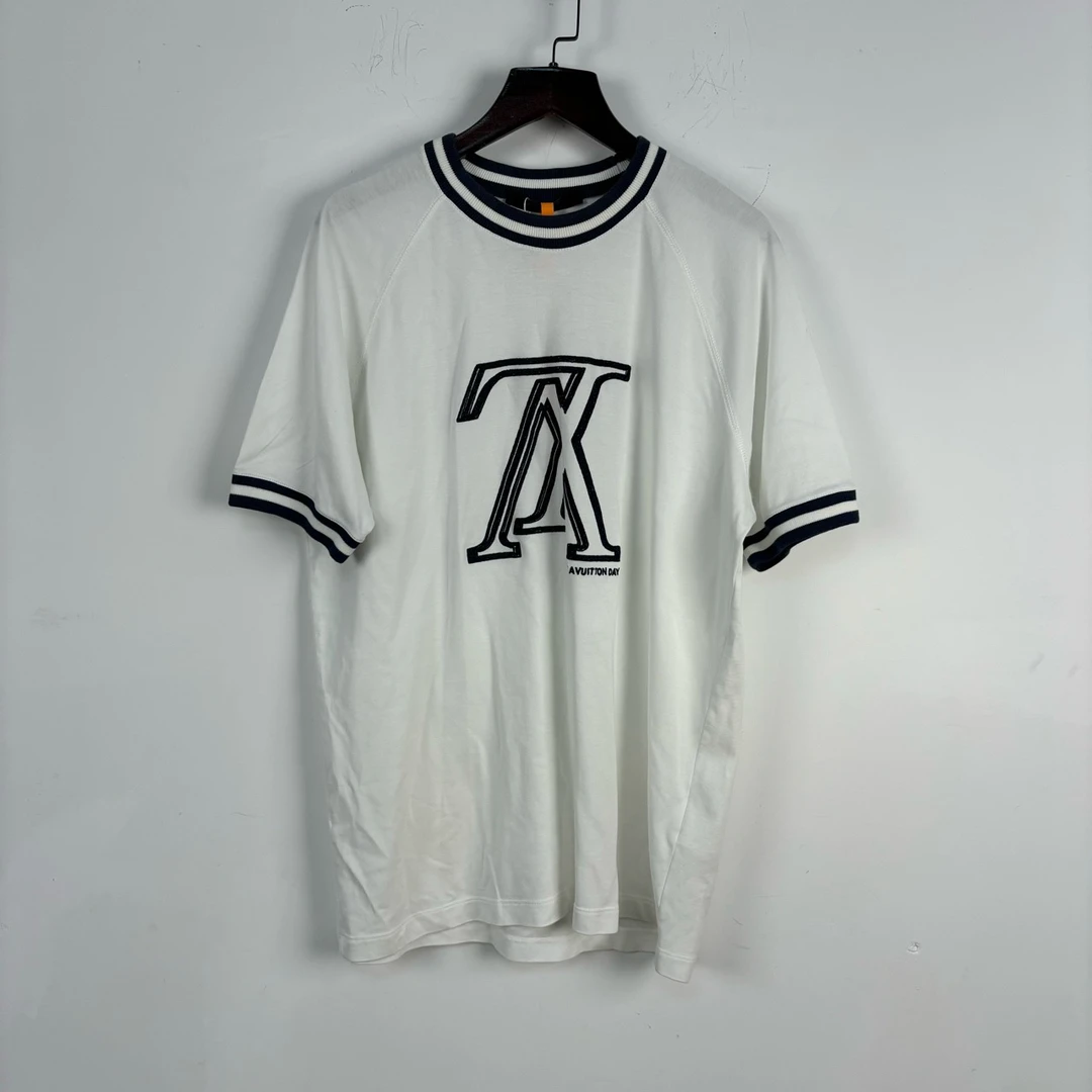 99新 LV Louis Vuitton LV 路易威登 倒logo刺绣短袖M码/CL00839