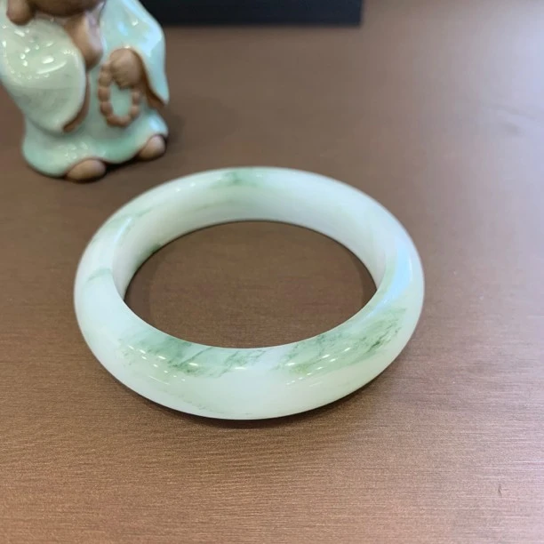 天山翠手镯（多样性发货）时尚玉石美玉玉石手镯珠宝翠玉镯飘绿山翠