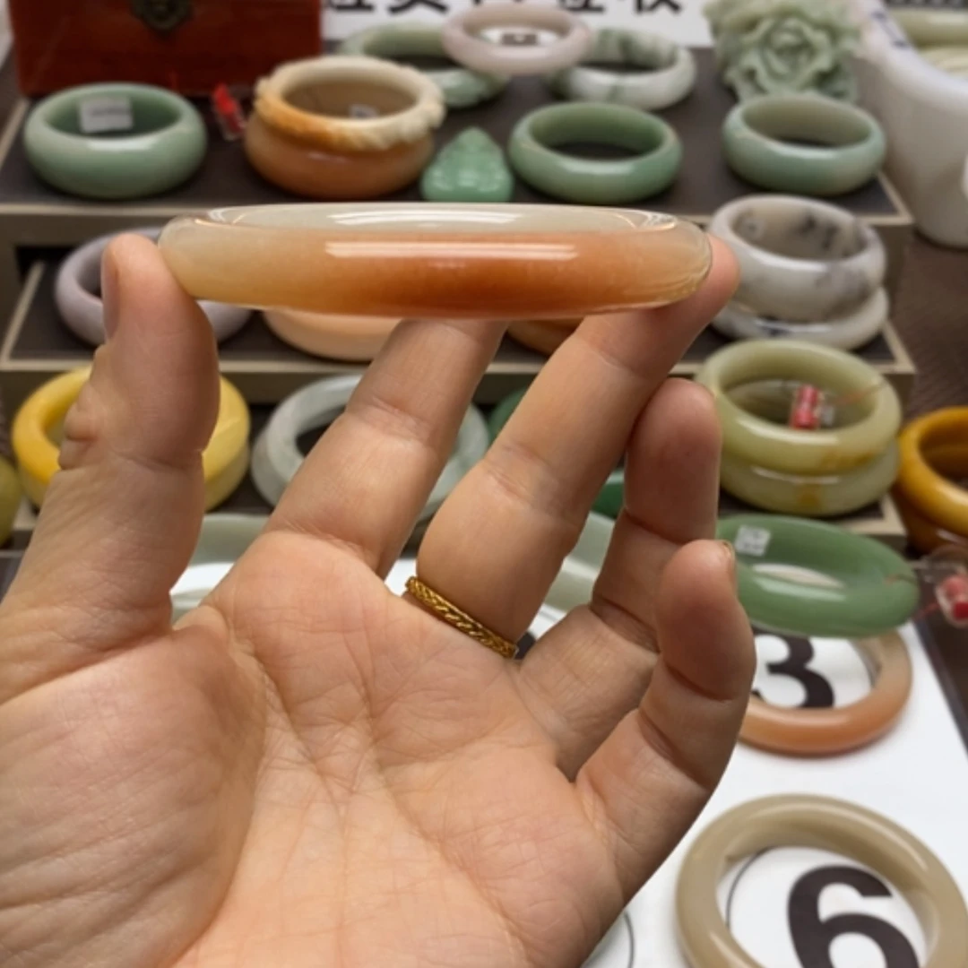 【闪购商品】石英质玉手镯未镶嵌?**～57