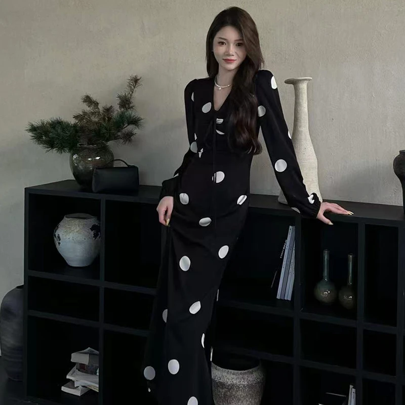 大波点长袖赫本风气质V领百搭A版遮肚子网红显瘦黑色连衣裙1760