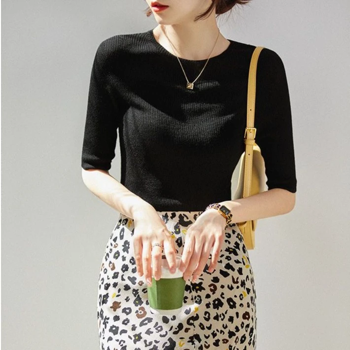 春秋冰丝针织衫薄款中袖修身显瘦百搭圆领半袖套头上衣女打底短款