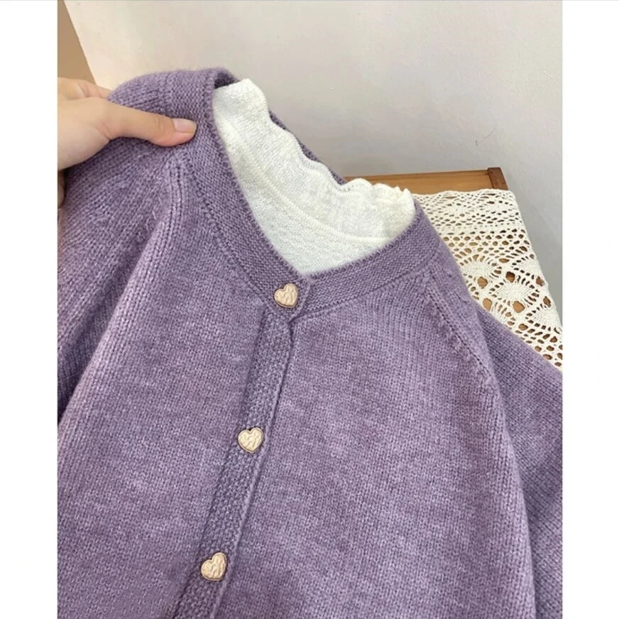 爱心扣紫色圆领针织开衫女长袖宽松时尚百搭外穿加厚春秋毛衣外套