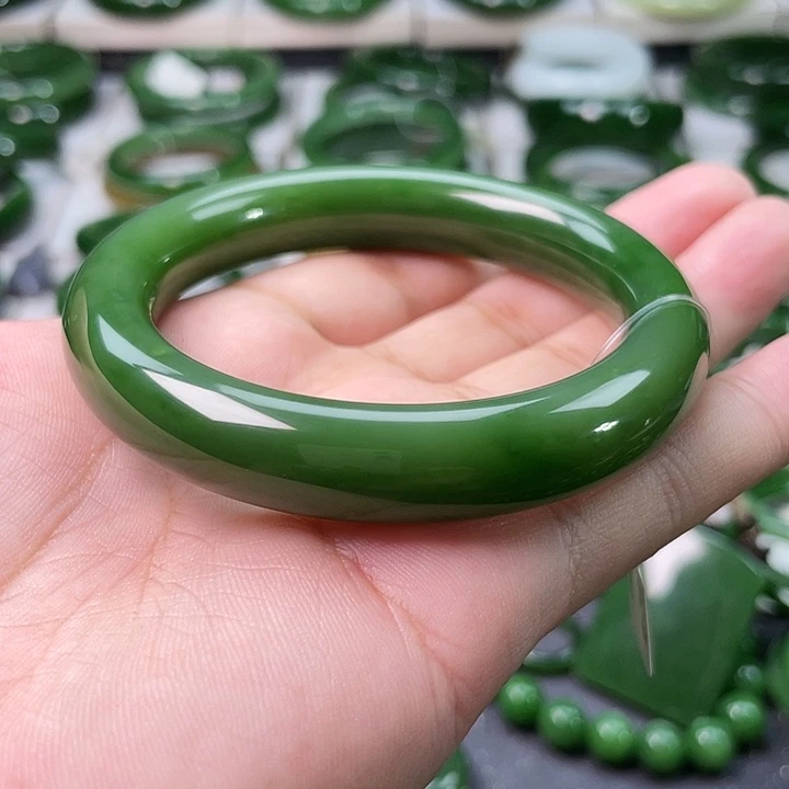 和田玉(碧玉)手镯未镶嵌