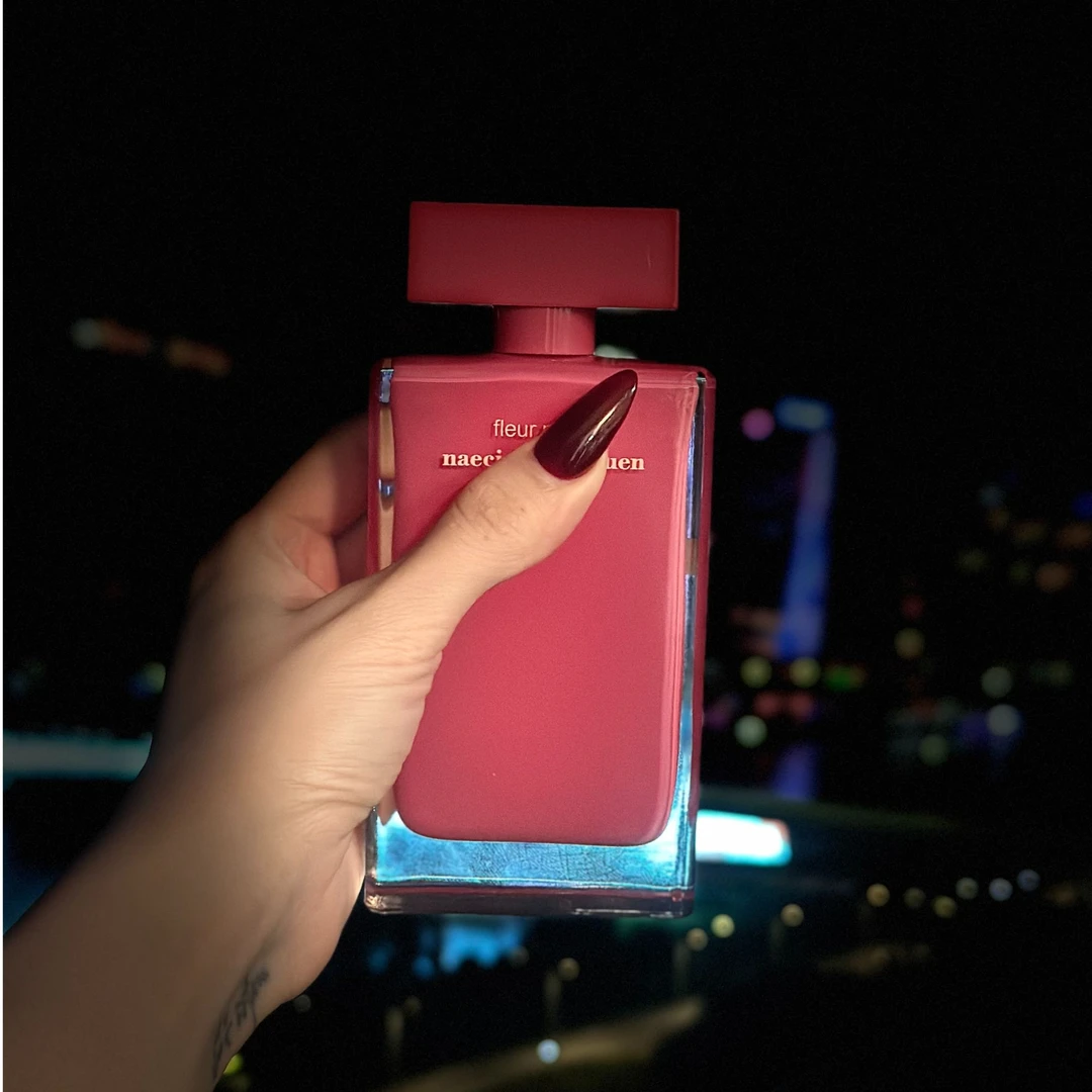 玫瑰麝香 玫红瓶 香水