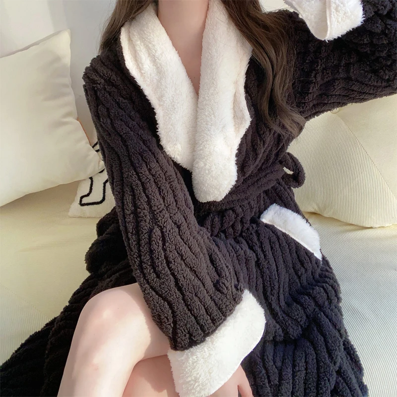 秋冬珊瑚绒法兰绒睡衣女冬季新款长款睡袍浴袍加绒厚款百搭家居服