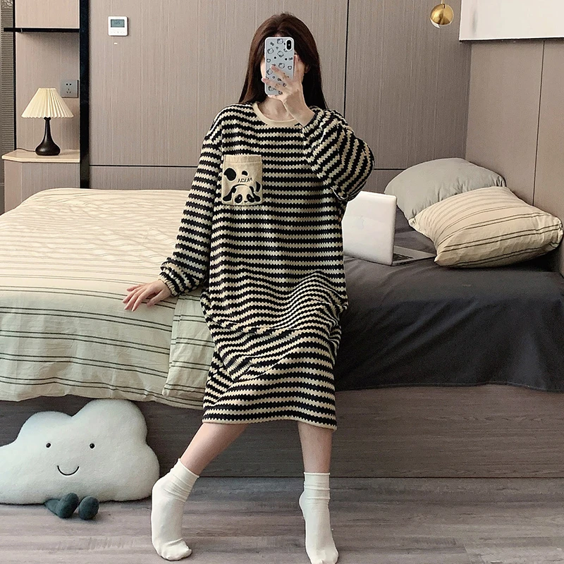 秋冬季毛绒保暖法兰绒长袖睡裙女珊瑚绒宽松慵懒甜美熊猫中长款裙