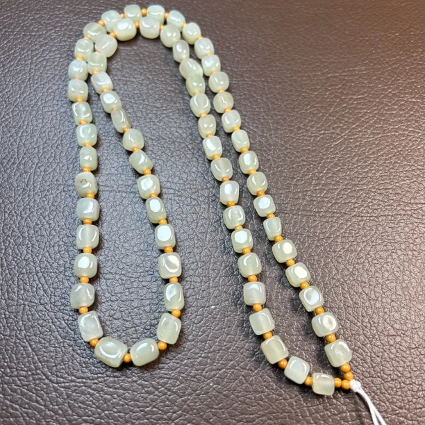 纯天然新疆和田玉暖黄色黄白老料子随形卡6项链小珠子挂链/微色差