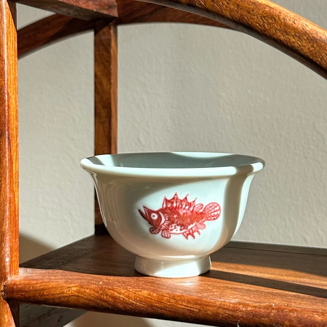 【斋小二】景德镇纯手工四鱼纹仿古釉里红主人杯青花