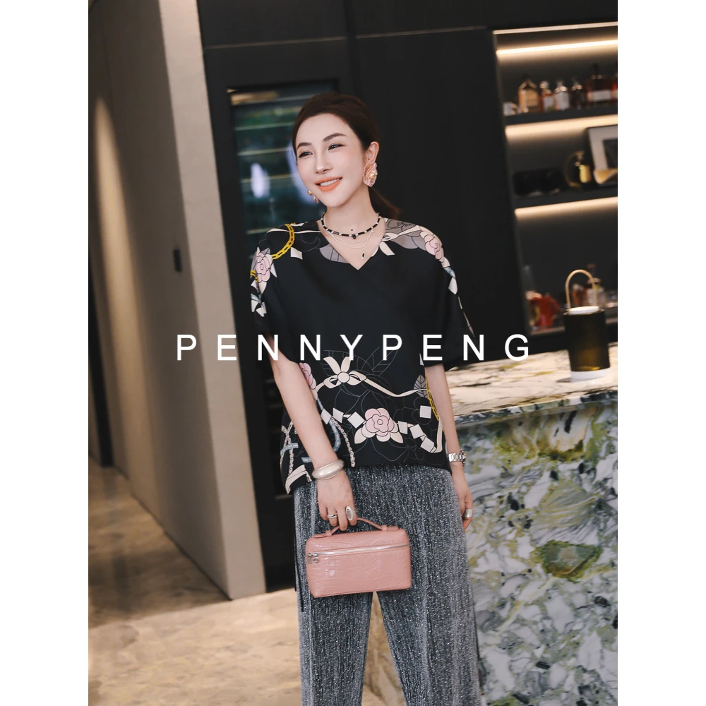 PENNYPENG盛夏花季【现货】春季复古显瘦黑色印花V领桑蚕丝短袖上衣