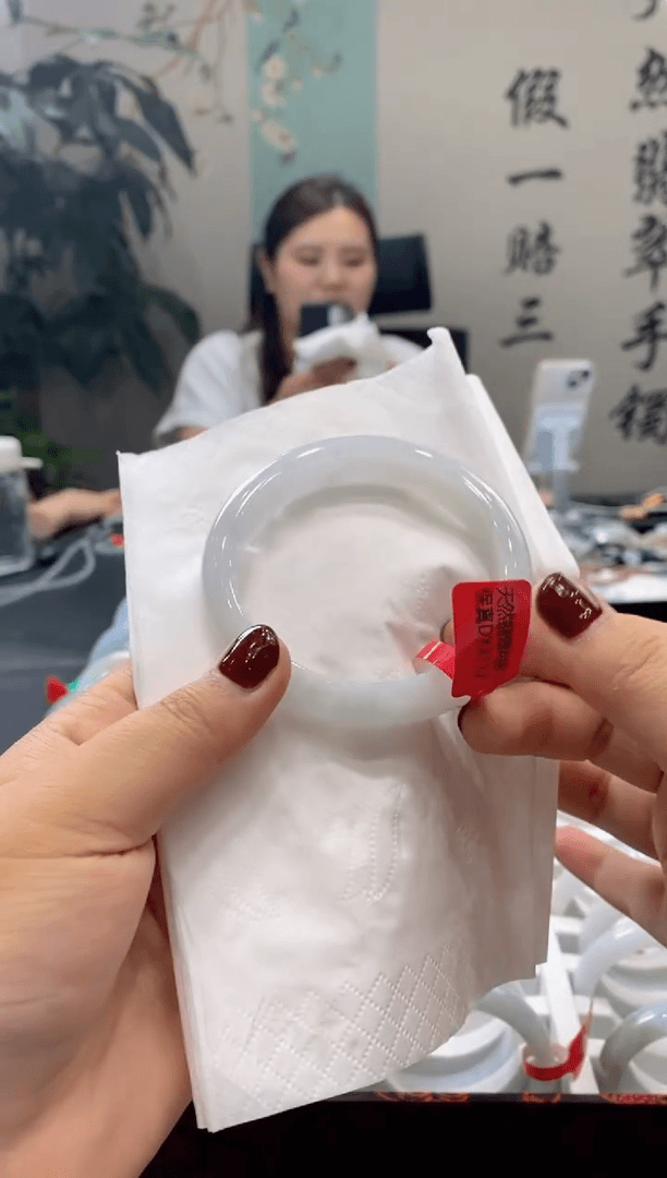 【闪购商品】翡翠手镯未镶嵌多人09129