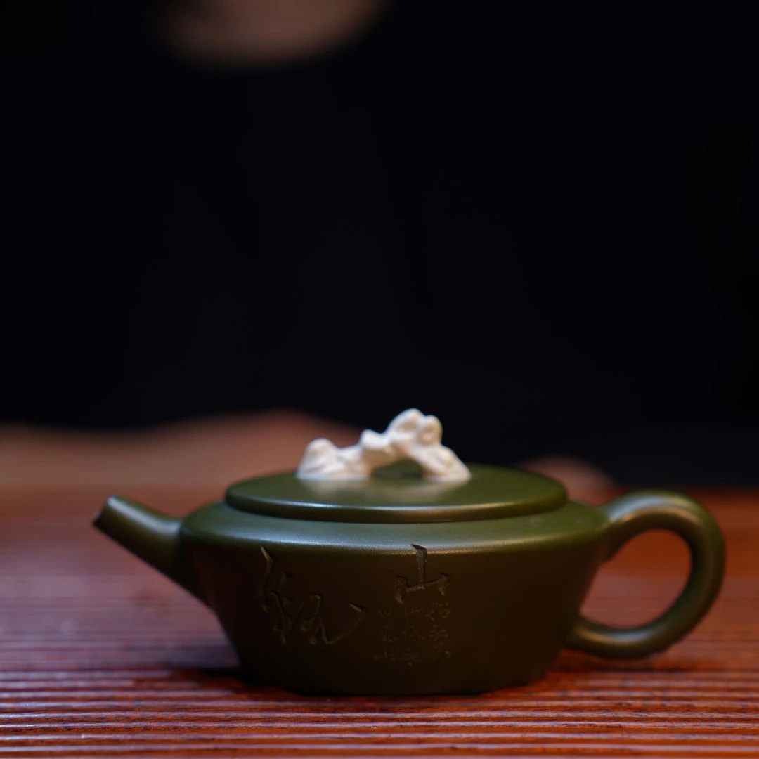 翡翠绿泥观山壶【维】