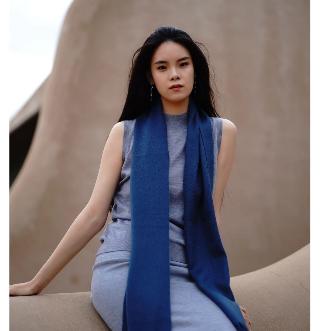 【澜织骄子】深海蓝单色羊绒围巾高级大表姐风通勤
